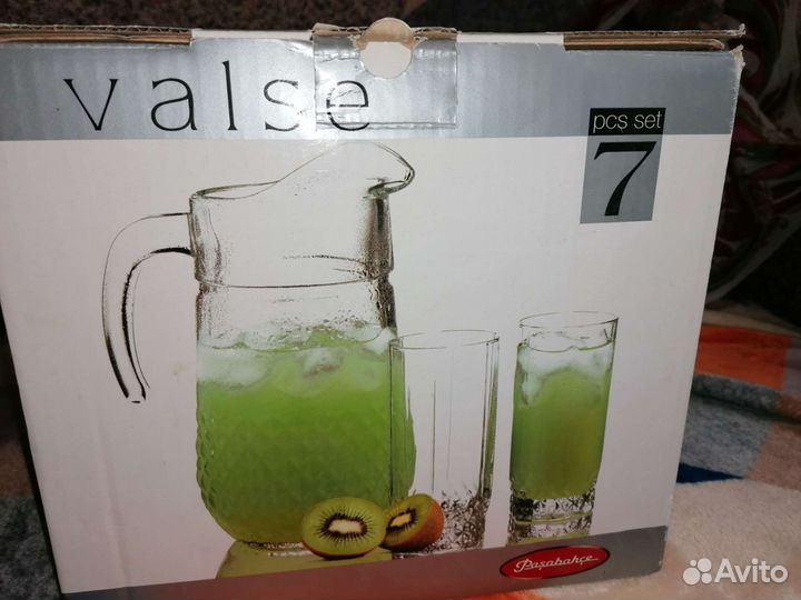 Кувшин и 6 стаканов