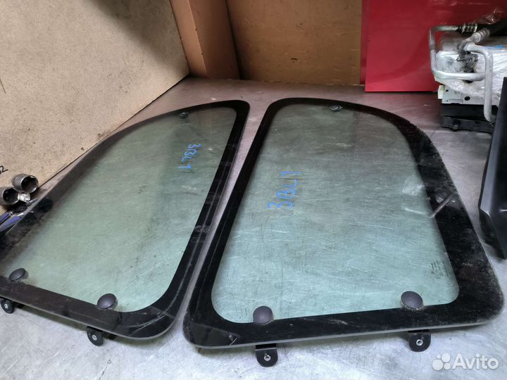 LADA Largus форточка заднего крыла левая правая