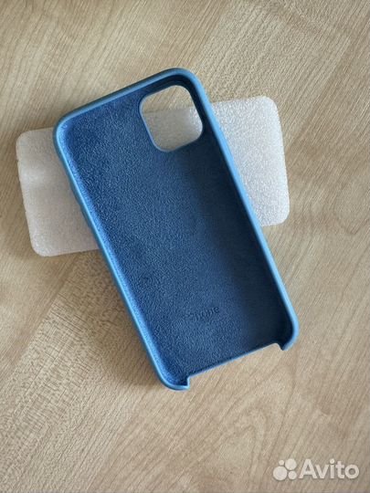 Чехол на iPhone 11