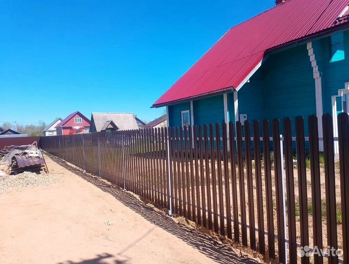 Заборы из евроштакетника