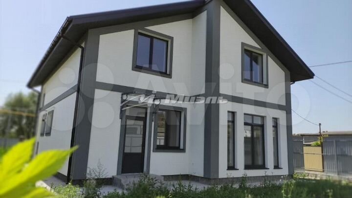 Дом 190 м² на участке 6 сот.