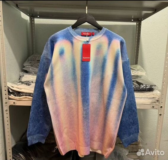 Свитер supreme blurred logo sweater