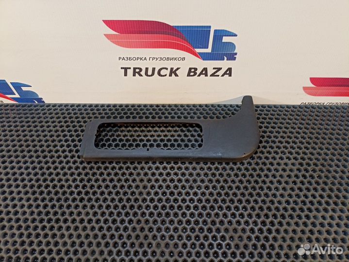 Накладка бордюрного зеркала правого