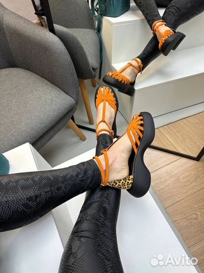 Босоножки женские