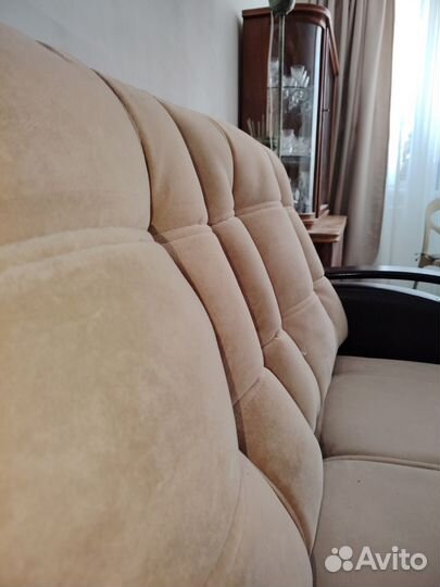 Диван с раскладным механизмом 