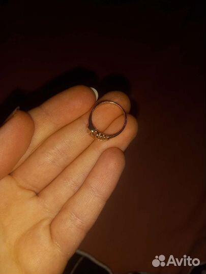 Золотое кольцо новое фианиты