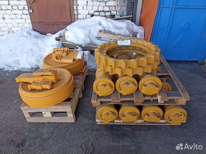 Каток опорный двубортный для бульдозера