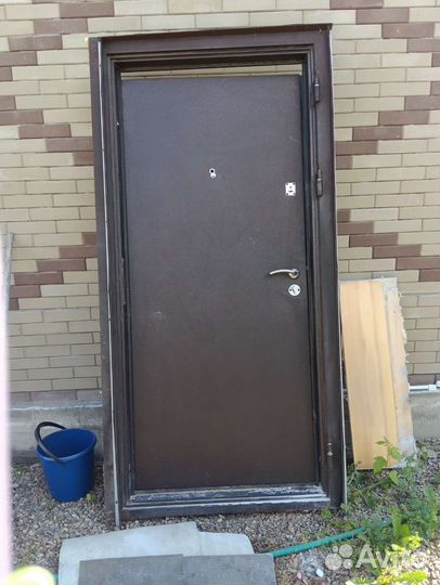 Дверь входная металлическая
