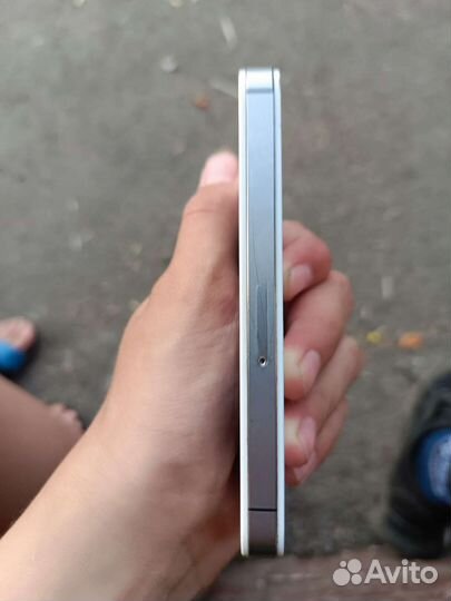 Телефон iPhone 4s