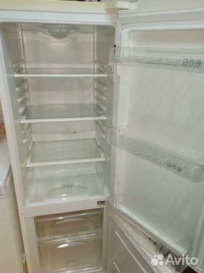 2 х камерный мини холодильник shivaki