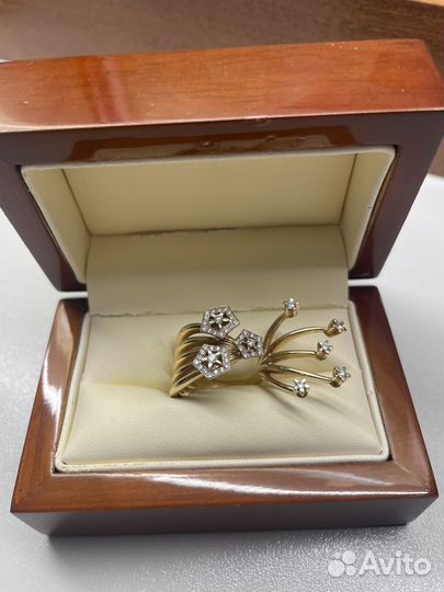 Золотое кольцо женское 585 с бриллиантом