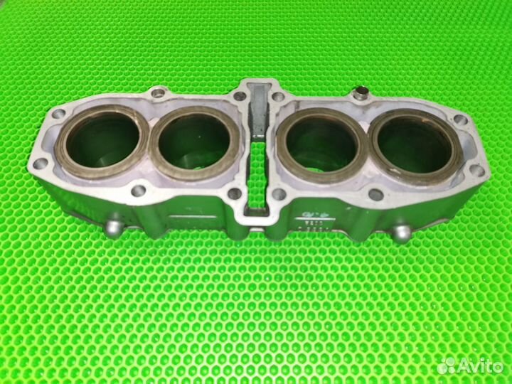 Блок цилиндров Kawasaki ZZR400-2