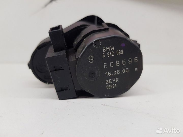 Моторчик привода заслонок отопителя (BMW 5)