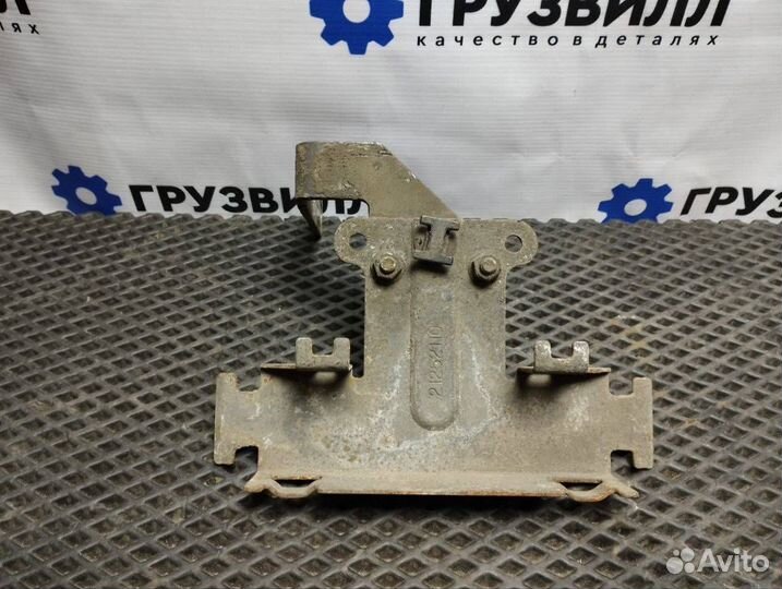 Кронштейн (крепление) Volvo FH4 21252110