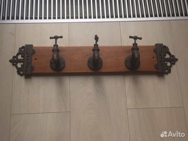 Вешалка настенная в стиле лофт новая