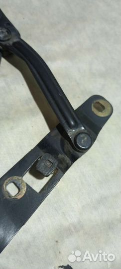 Петля крышки багажника левая BMW5 E39