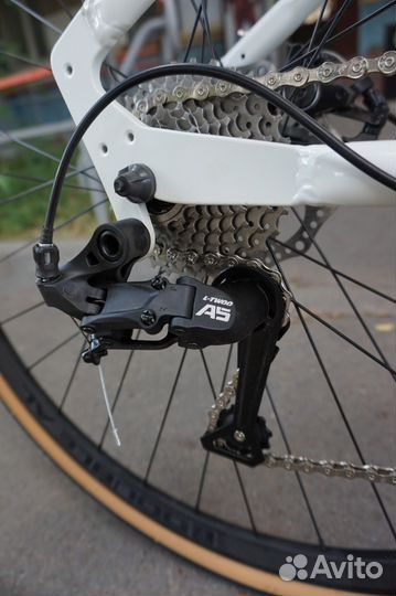 Велосипед timetry 700с 28 колёса Белый