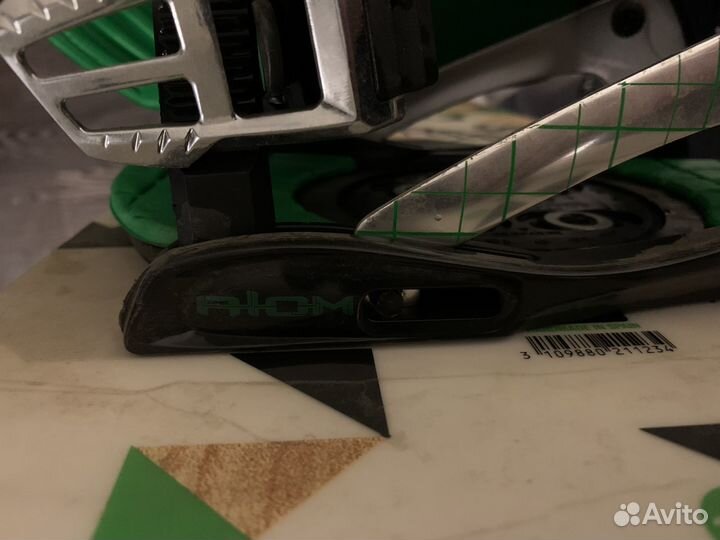 Сноуборд с креплениями