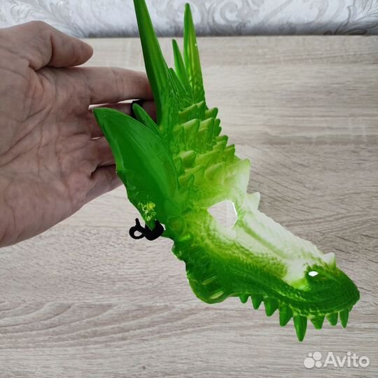 Маска Зелëный Дракон