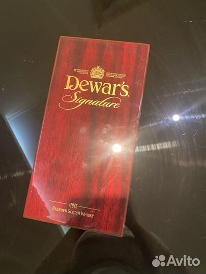 Бутылка с коробкой от Виски Dewar's Signature, gif