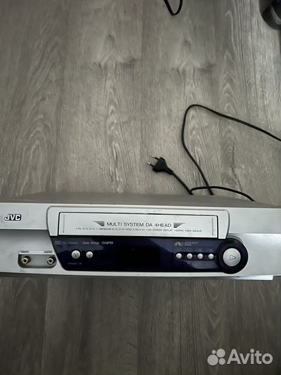 Видеомагнитофон jvc