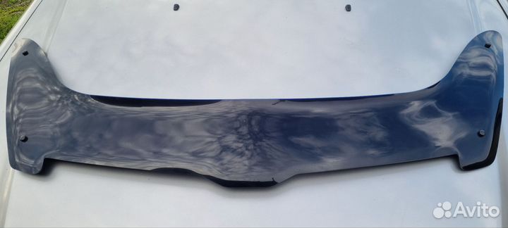 Дефлектор капота