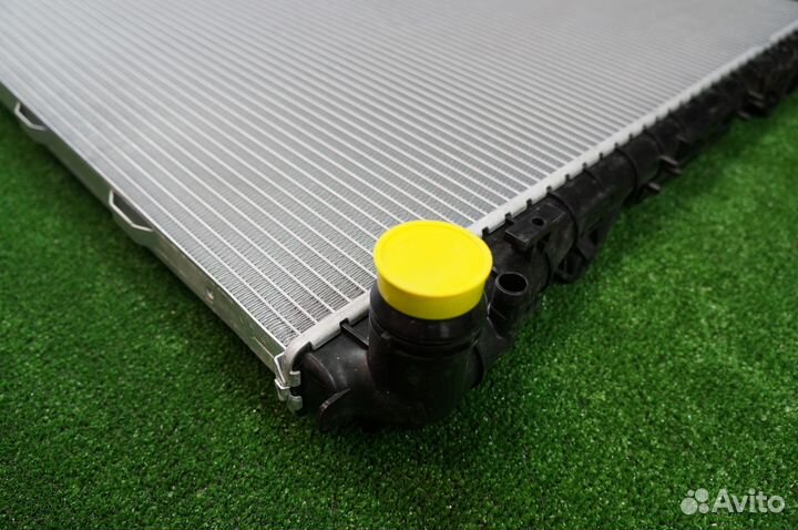 Радиатор охлаждения Land Rover - LR162114