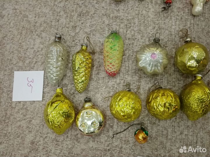 Огромные игрушки на городскую елку