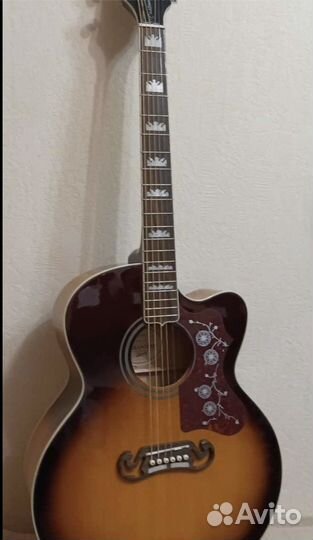 Акустическая гитара Gibson - реплика