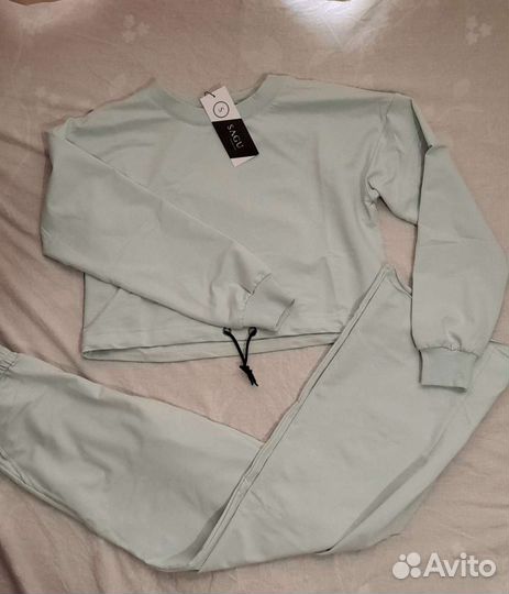 Спортивный костюм женский