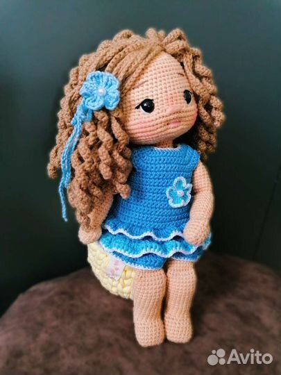 Вязаная кукла ручной работы