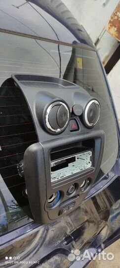 Центральная консоль Гранта в сборе