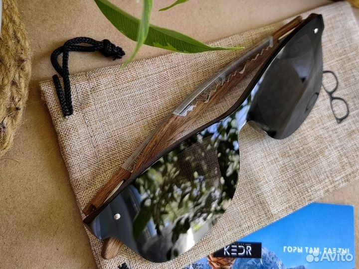 Солнцезащитные очки 