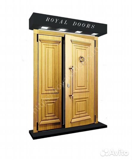 Широкая входная двустворчатая дверь