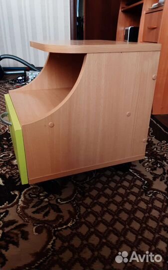 Тумба прикроватная на колесиках в41ш36г40