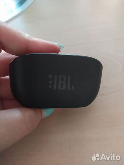 Новые беспроводные наушники JBL Wave 100TWS