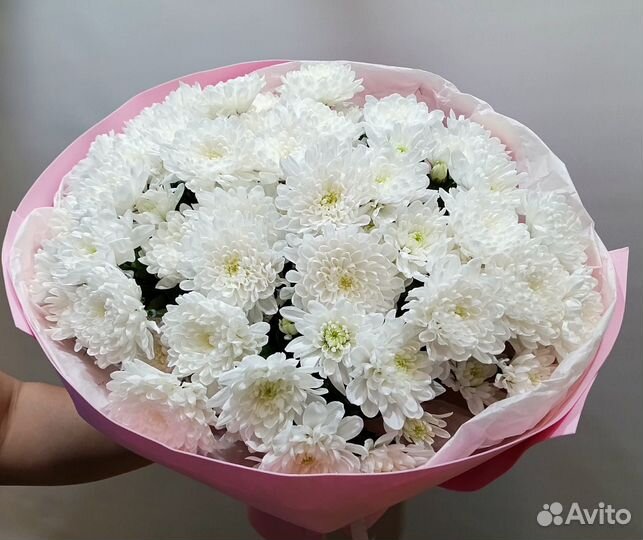 Букет из белых хризантем