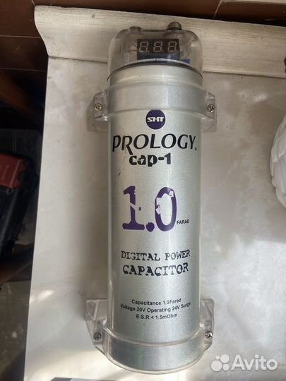 Сабвуфер и усилитель в автомобиль