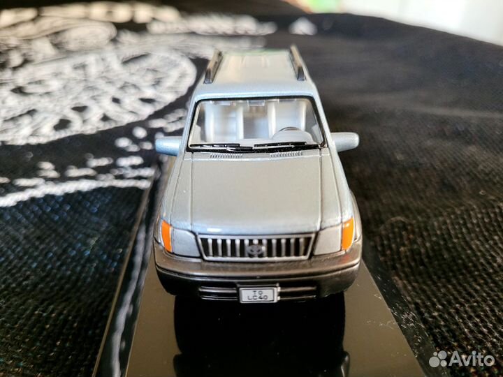 Модель автомобиля Тойота Ленд Круизер Прадо