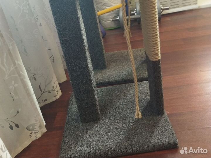 Когтеточка новая столбик с лежанкой