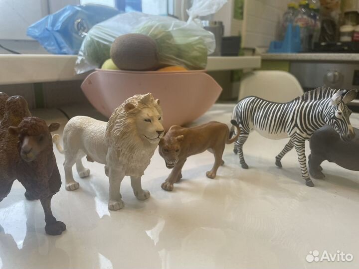 Фигурки животных schleich и collecta