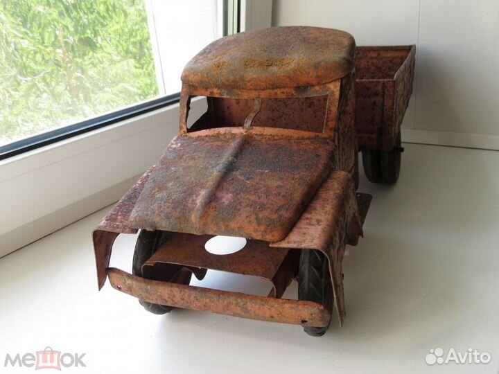 Машина жестяная СССР