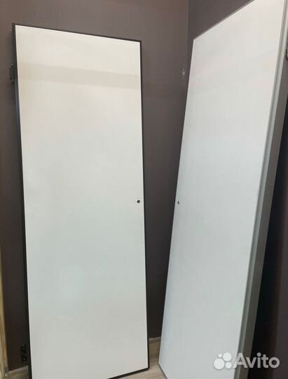 Скрытые двери,плинтус в наличии