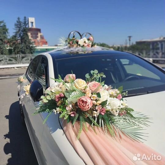 Свадебные украшения на машину. Аренда Лимузинов