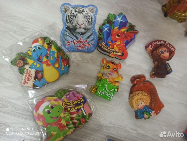 Магниты и фигурки пакетом