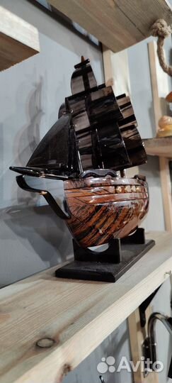 Корабль из обсидиана ручной работы