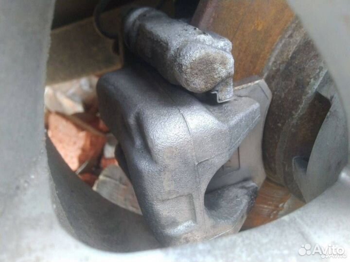 Суппорт тормозной задний Citroen C4 рест. LC 2010