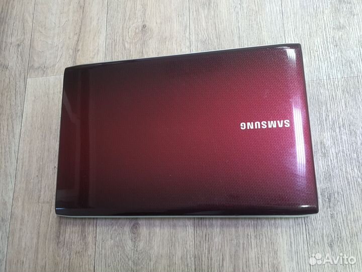 Игровой ноутбук Samsung 17.3