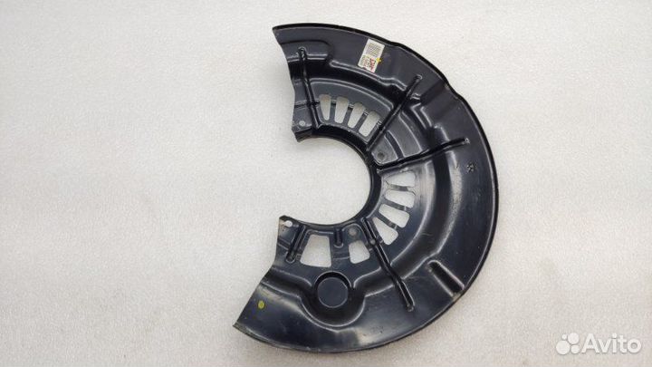 Пыльник тормозного диска передний правый Toyota