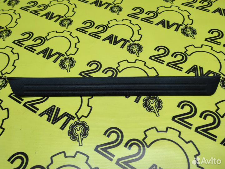 Накладка на порог внешняя передняя правая Toyota